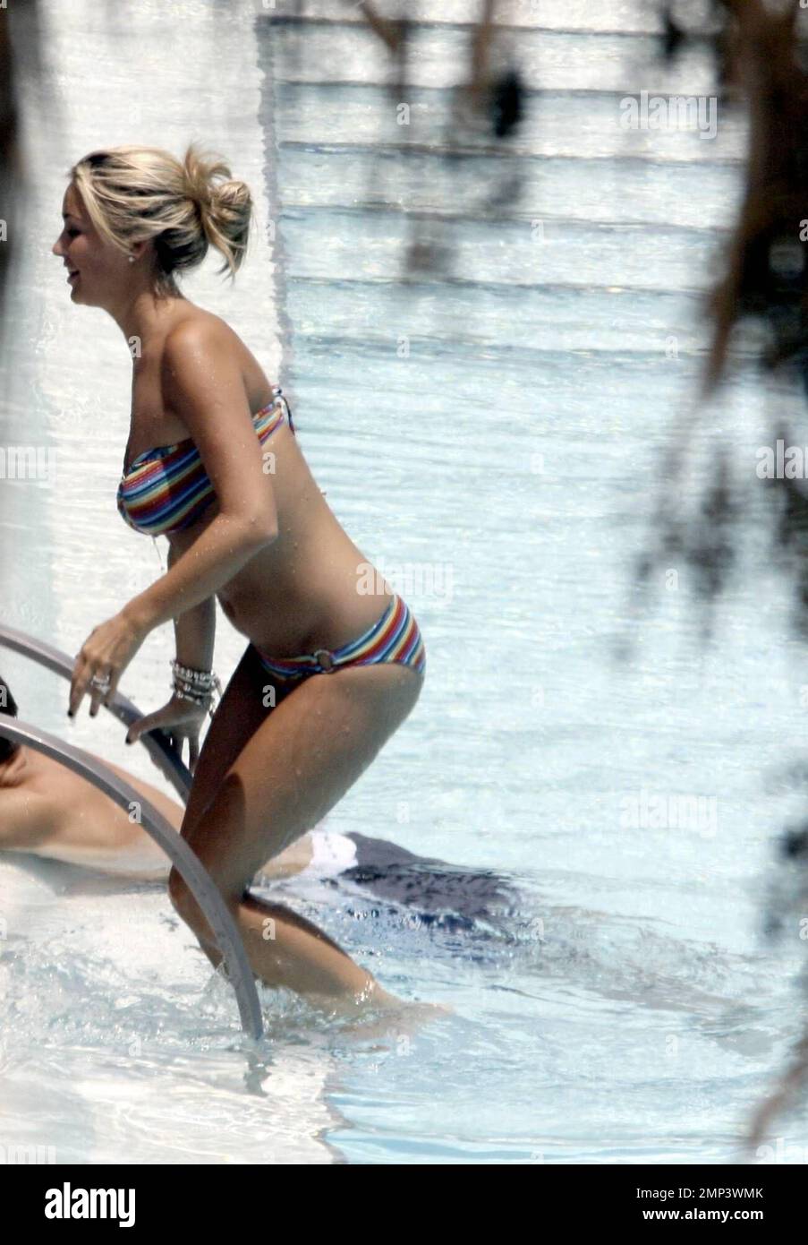 Steven Gerrard and Alex Curran enjoy time poolside on day two of their  Miami vacation. Miami, FL. 6/13/08 Stock Photo - Alamy