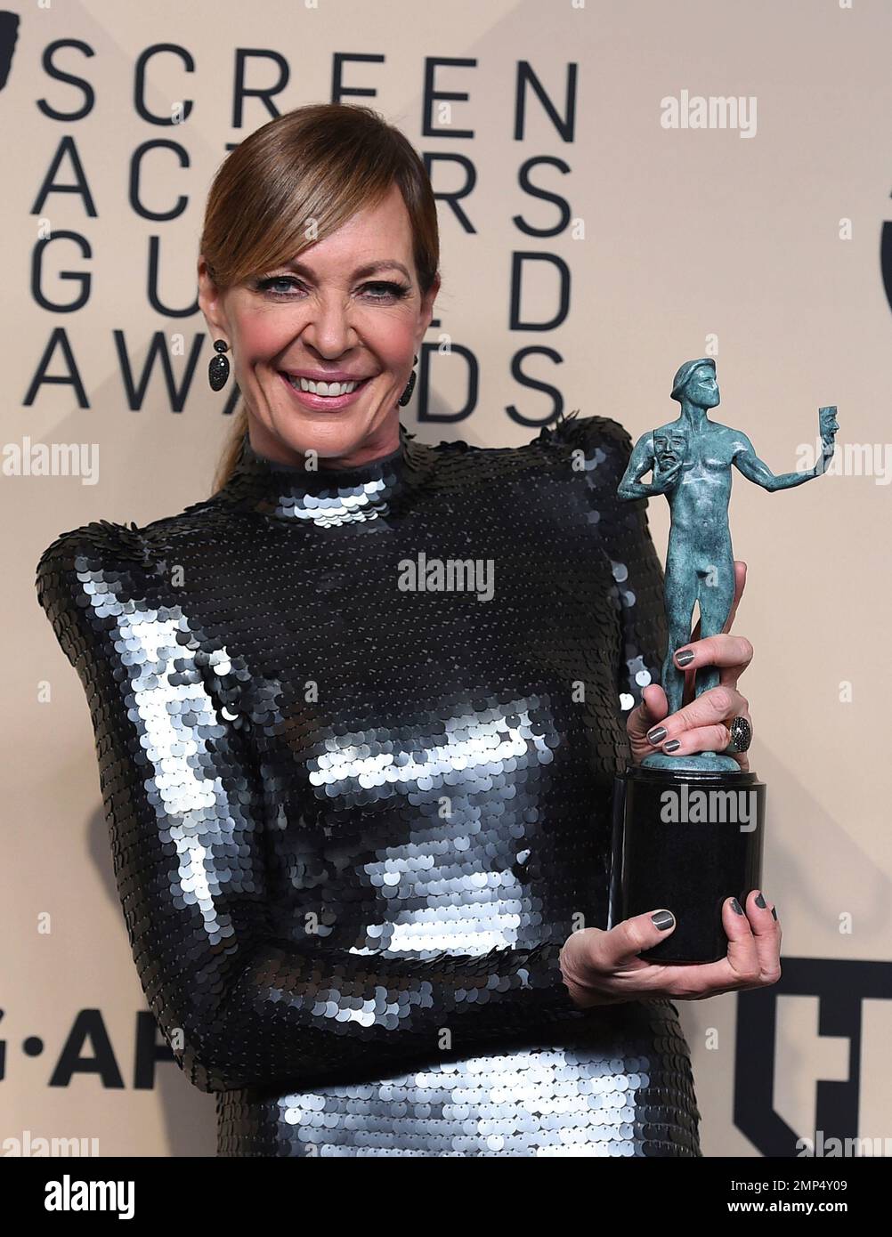 Allison Janney, winner of the award for outstanding performance by a(02)