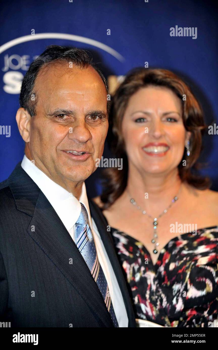 Joe and Ali Torre at Joe Torre's Reuniting the 1998 World Champion Yankee  Team party. New York, NY. 11/7/08 Stock Photo - Alamy, image size:864x1390