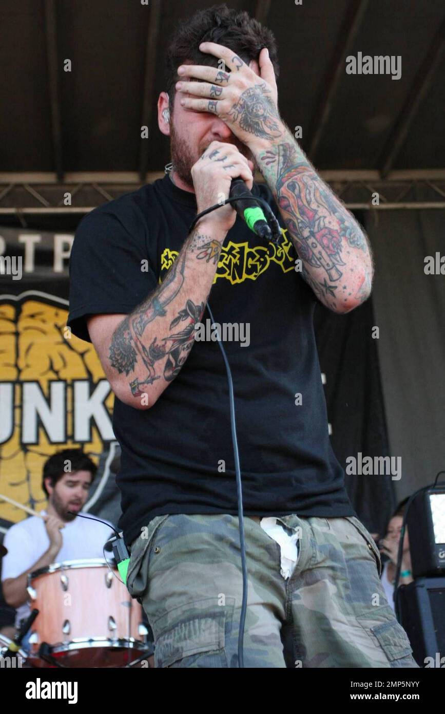 MAVRIXONLINE.COM - DAILY MAIL ONLINE OUT - Senses Fail performs at Vans Warped Tour 2009 at the Home Depot Center. Los Angeles, CA. 09/23/2009. Fees must be agreed for image use.  Byline, credit, TV usage, web usage or linkback must read MAVRIXONLINE.COM.  Failure to byline correctly will incur double the agreed fee.  Tel: 305 542 9275 or 954 698 6777. Stock Photo