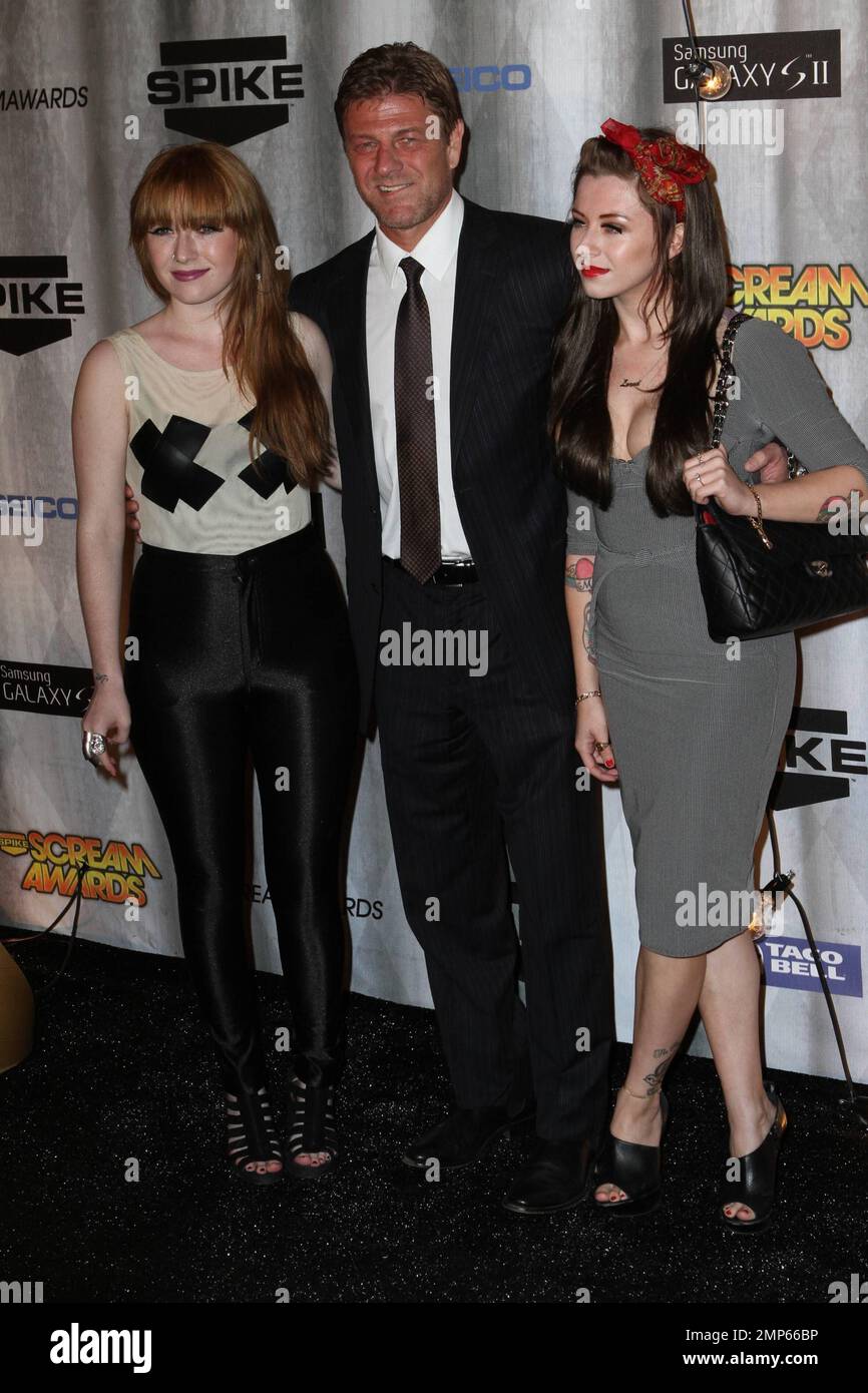 Sean Bean and his daughters Molly and Loma at the 2011 Spike TV's
