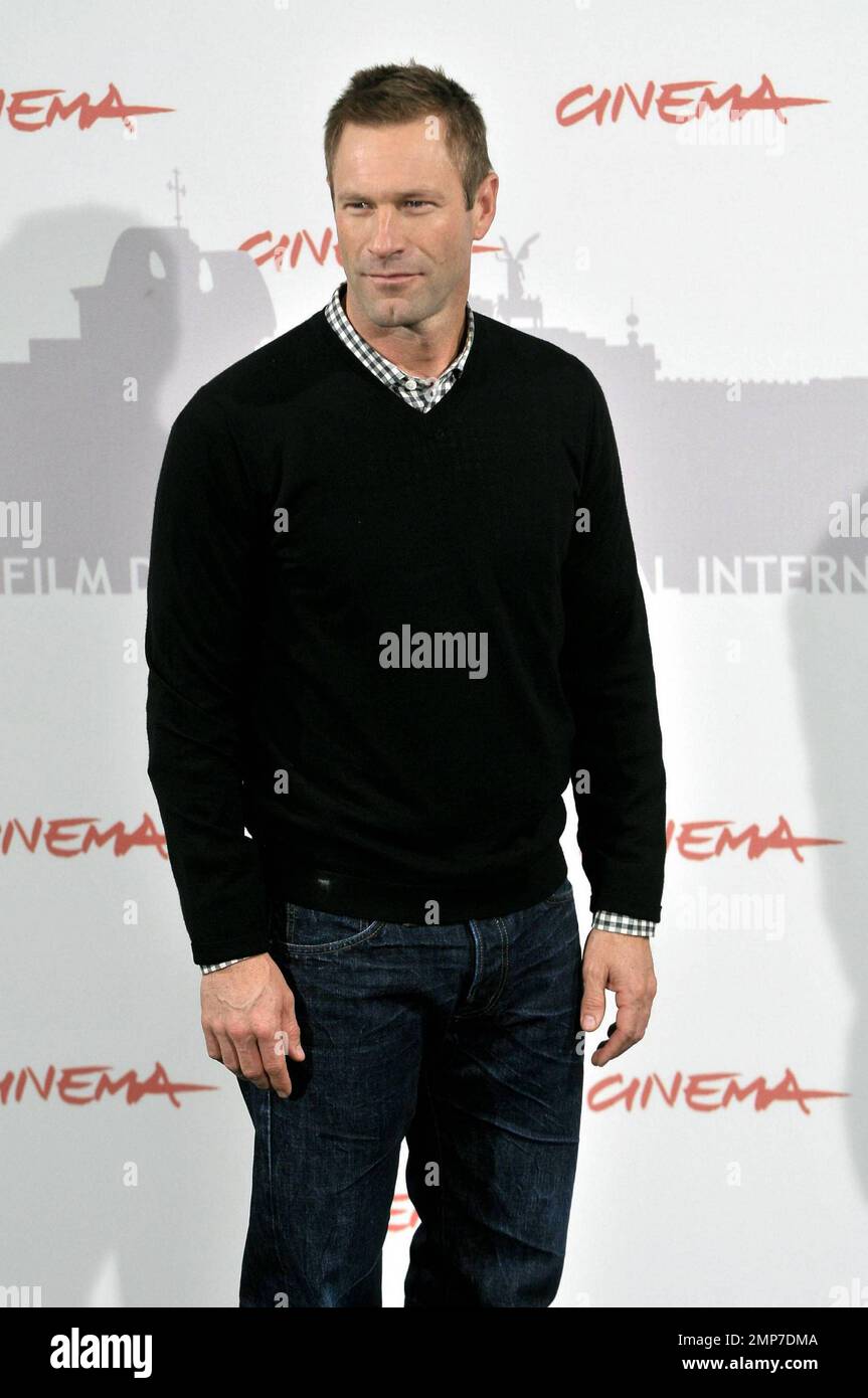 Aaron Eckhart at the photocall for "Rabbit Hole" during the Rome  International Film Festival. Rome, Italy. 11/1/10 Stock Photo - Alamy