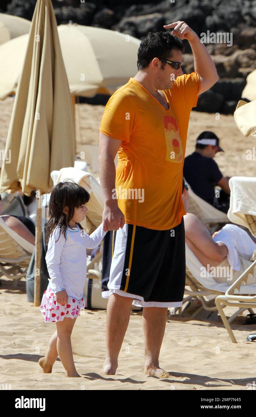 "Jack and Jill" star Adam Sandler spends a day at the beach with(02)