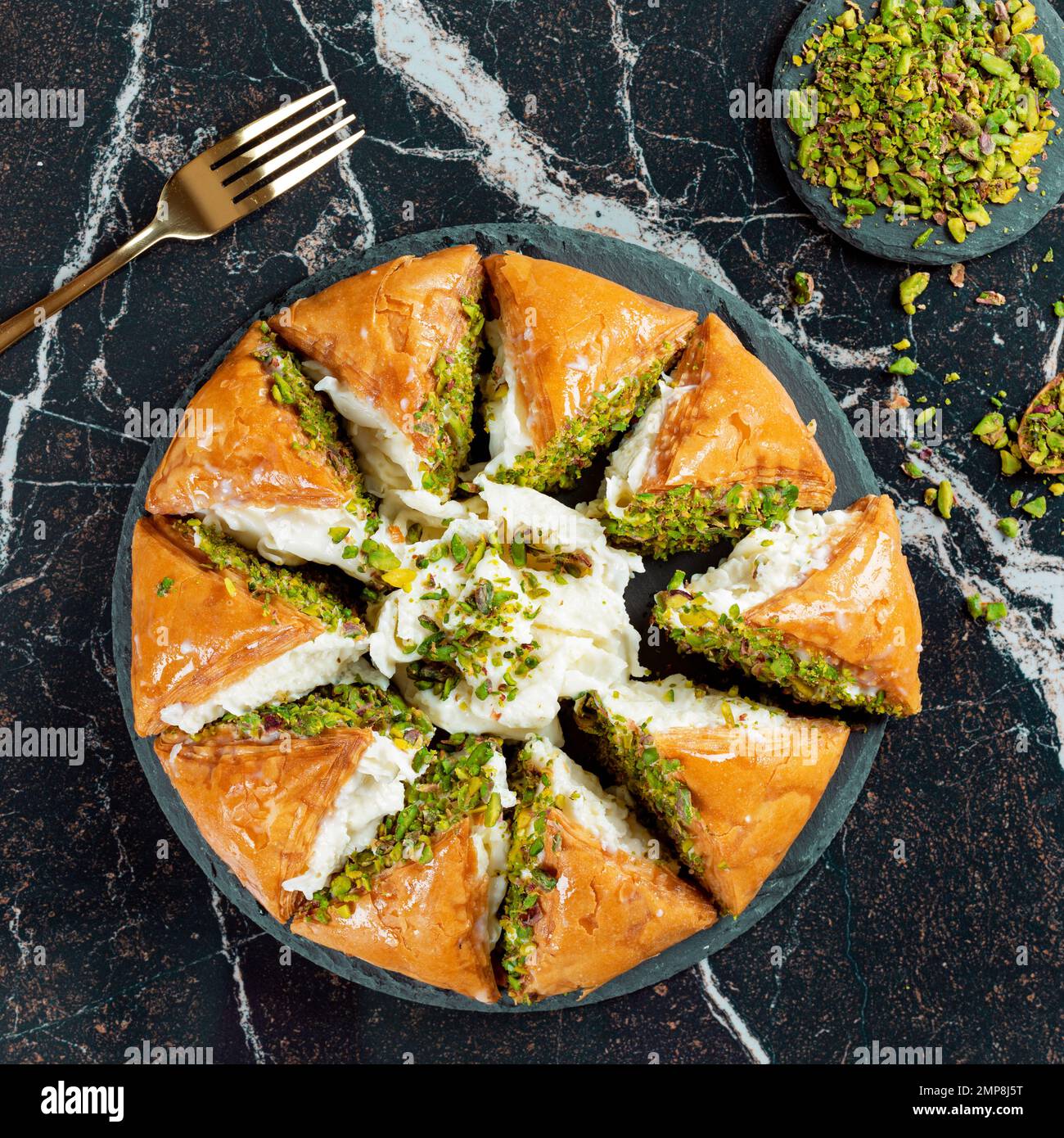 Kunafa jordan hi-res stock photography and images - Alamy
