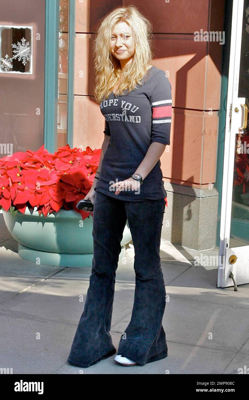 Disney's teen pop sister act, Aly and AJ, also known as  Alyson Renae 'Aly' and Amanda Joy 'AJ' Michalka enjoy some shopping in Beverly Hills, CA. 12/5/07. Stock Photo