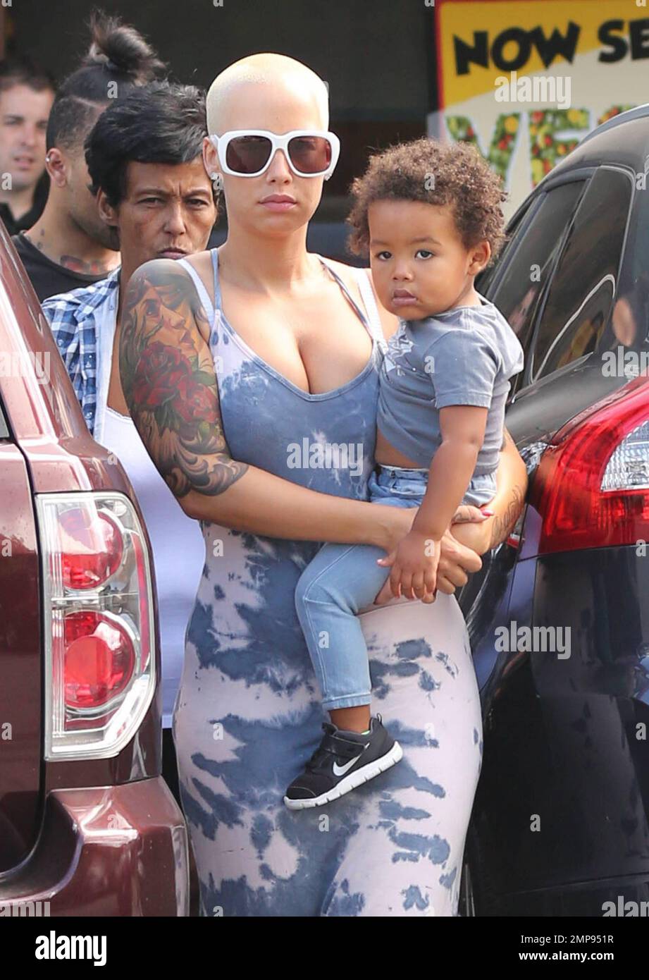 Wiz Khalifa expresses 'true unhappiness' after Amber Rose fails to bring  their son to his own birthday party – New York Daily News, image size:921x1390