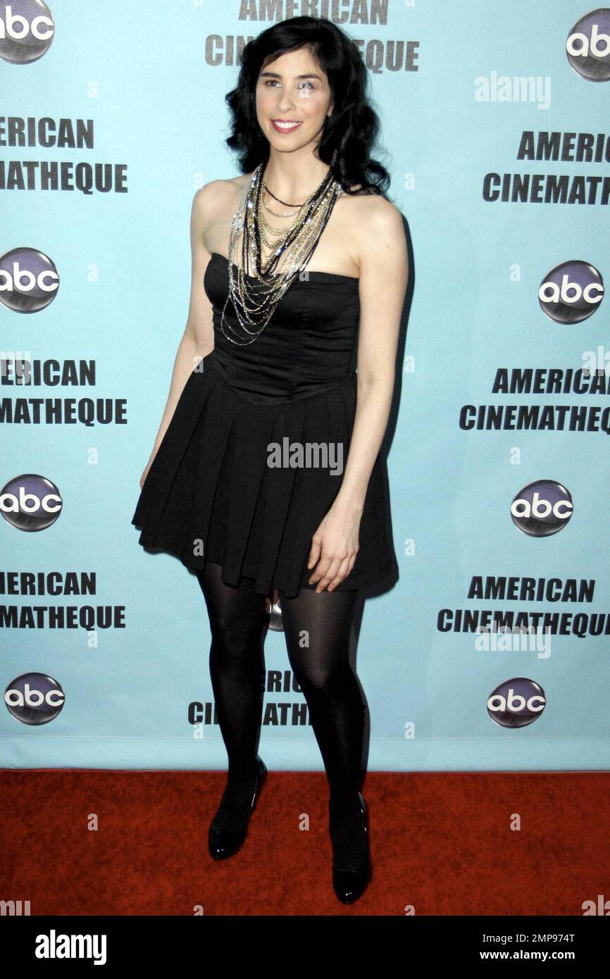 Sarah Silverman at the American Cinematheque Awards honoring Matt Damon in  Los Angeles, CA. 3/27/10. l Stock Photo - Alamy, image size:866x1390