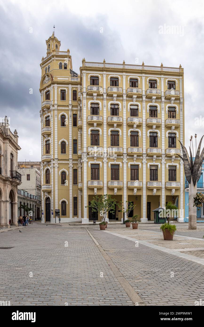 Edificio Gómez Vila, Old Square, Havana, Cuba Stock Photo