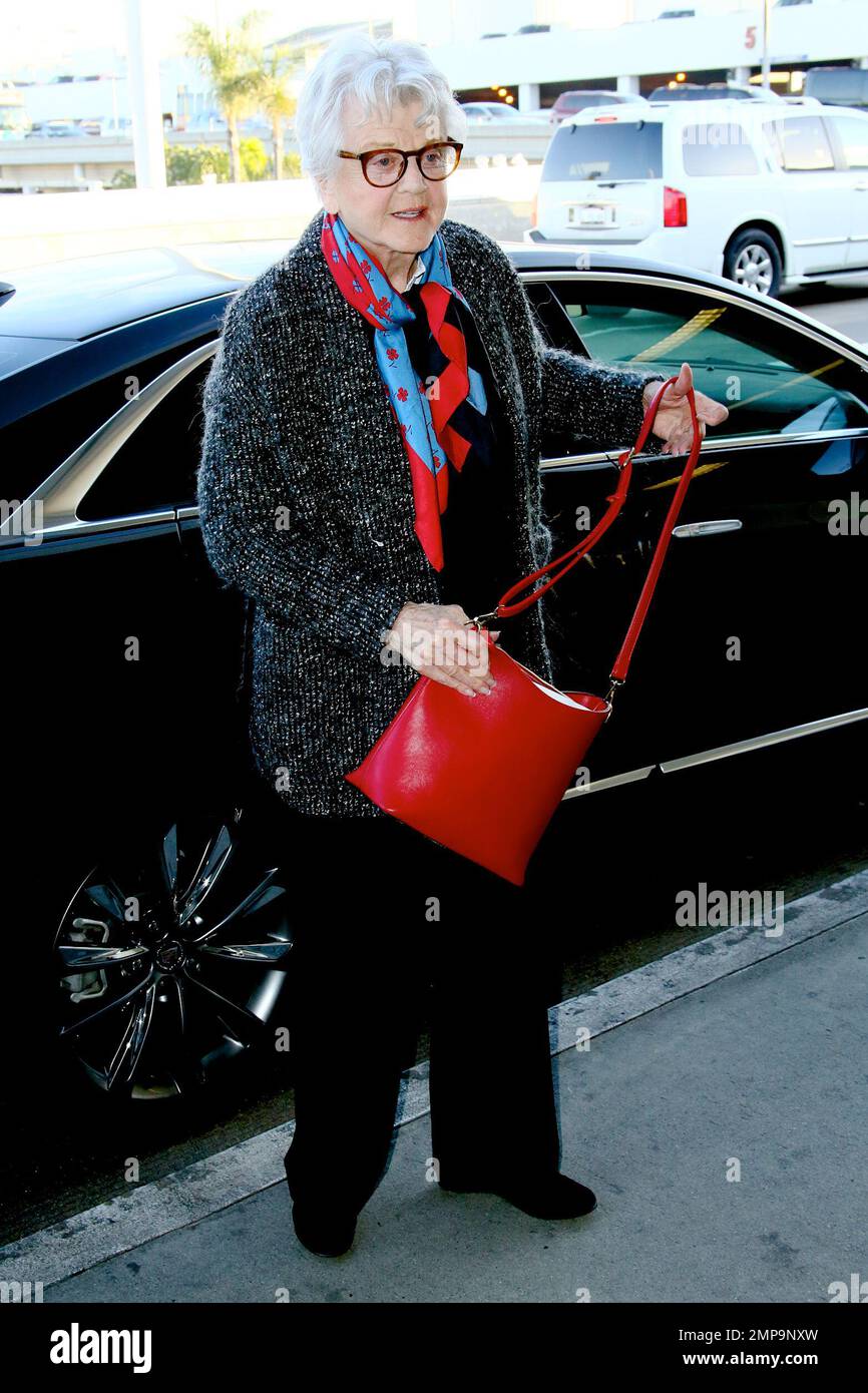 Angela Lansbury departs LAX. Los Angeles, CA. 29th January 2016. Stock Photo