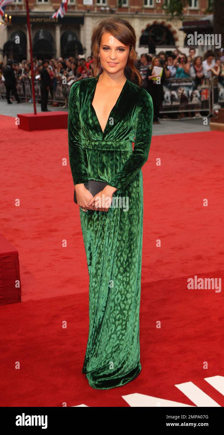 alicia vikander green dress Gucci