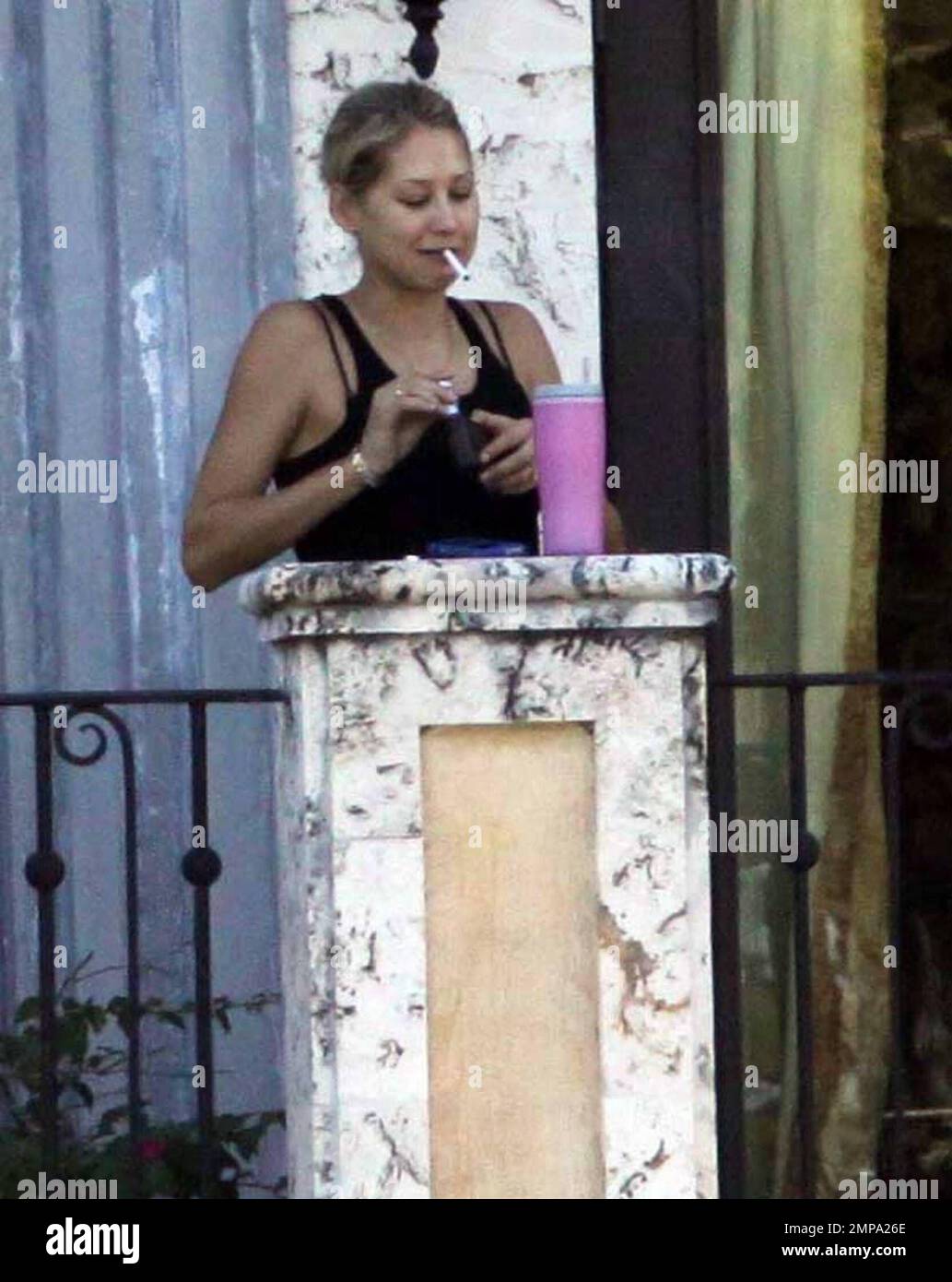 Anna kournikova smoking (83) фото