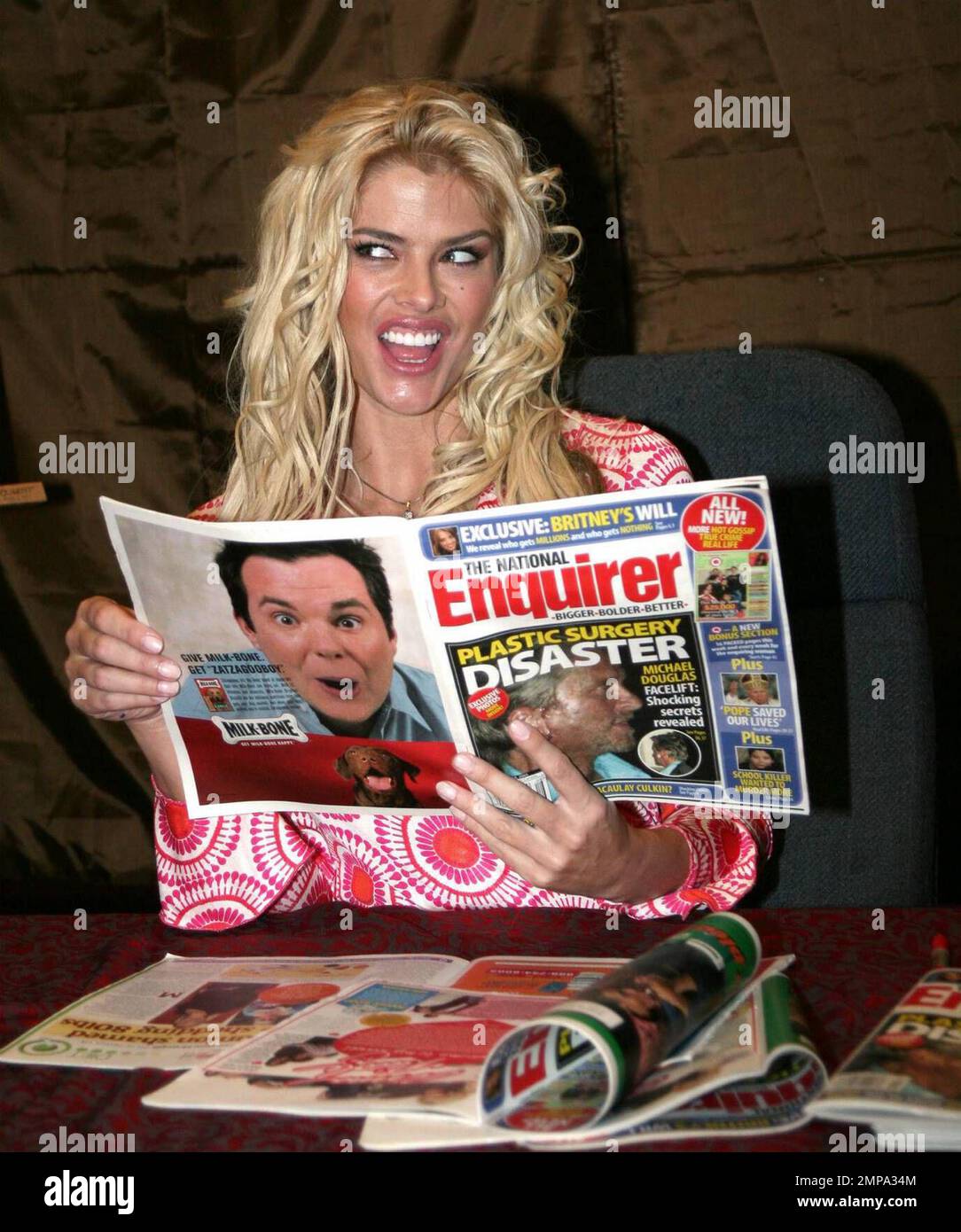 Anna Nicole Smith appears at Hudson News to kick-off relaunch of the new  bigger and