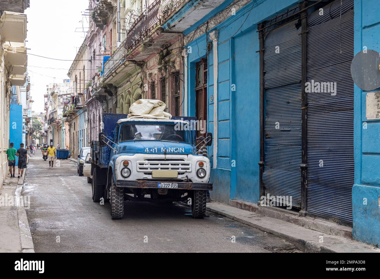Old lorry in street, Old Havana, Havana, Cuba Stock Photo