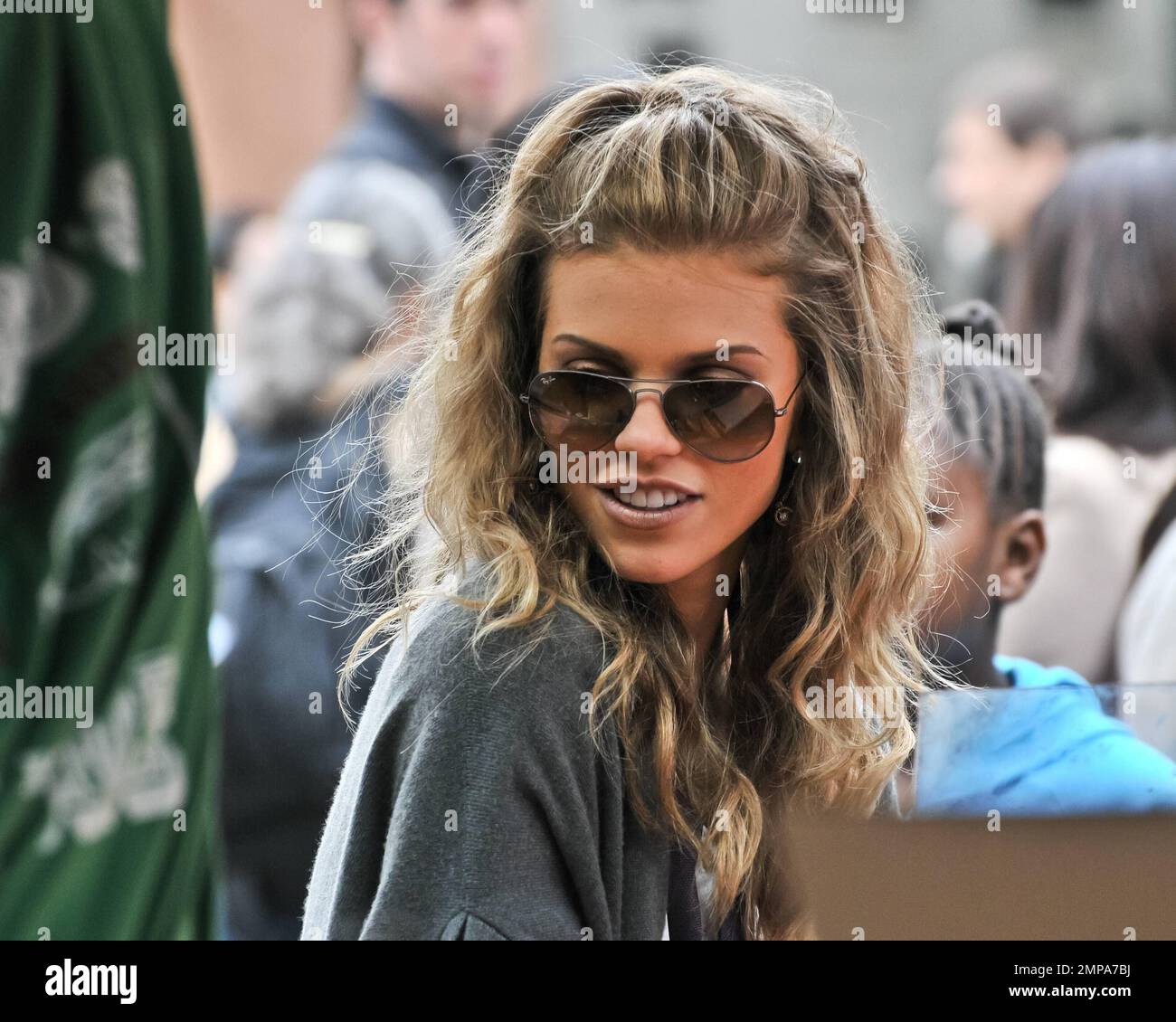 Annalynne McCord out and about and enjoying the shopping in Manhattan ...