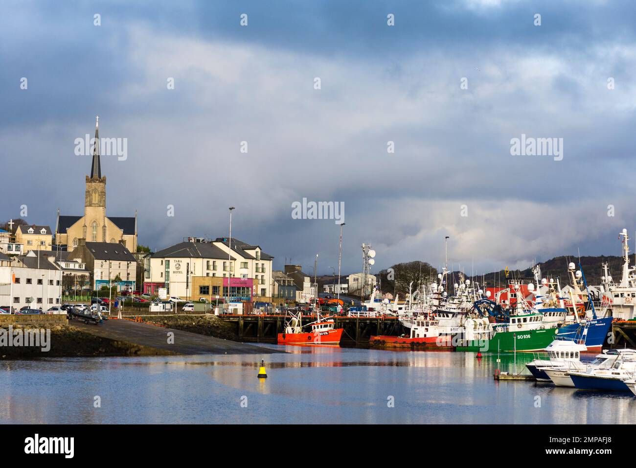 An road sign in rural Ireland. Killybegs is Ireland's busiest fishing port  Stock Photo - Alamy