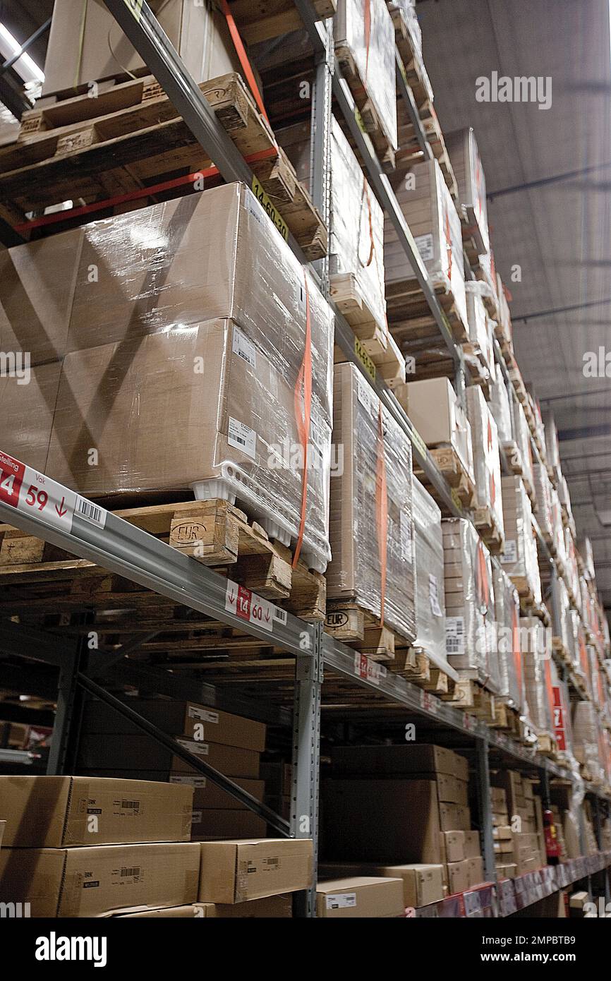 Modern industry warehouse store rows hi-res stock photography and ...