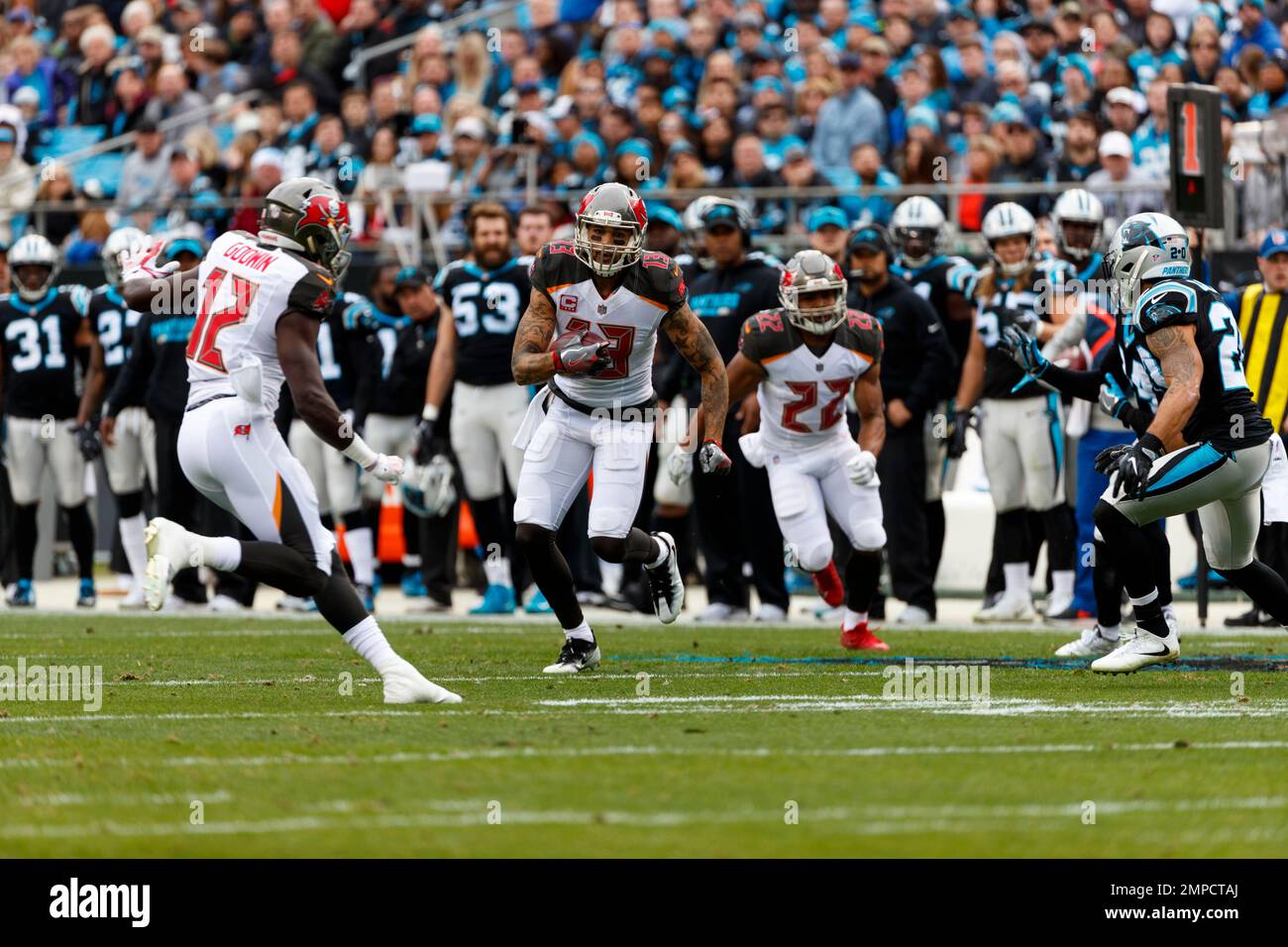 Tampa Bay Buccaneers wide receiver Mike Evans (13) runs with the ball