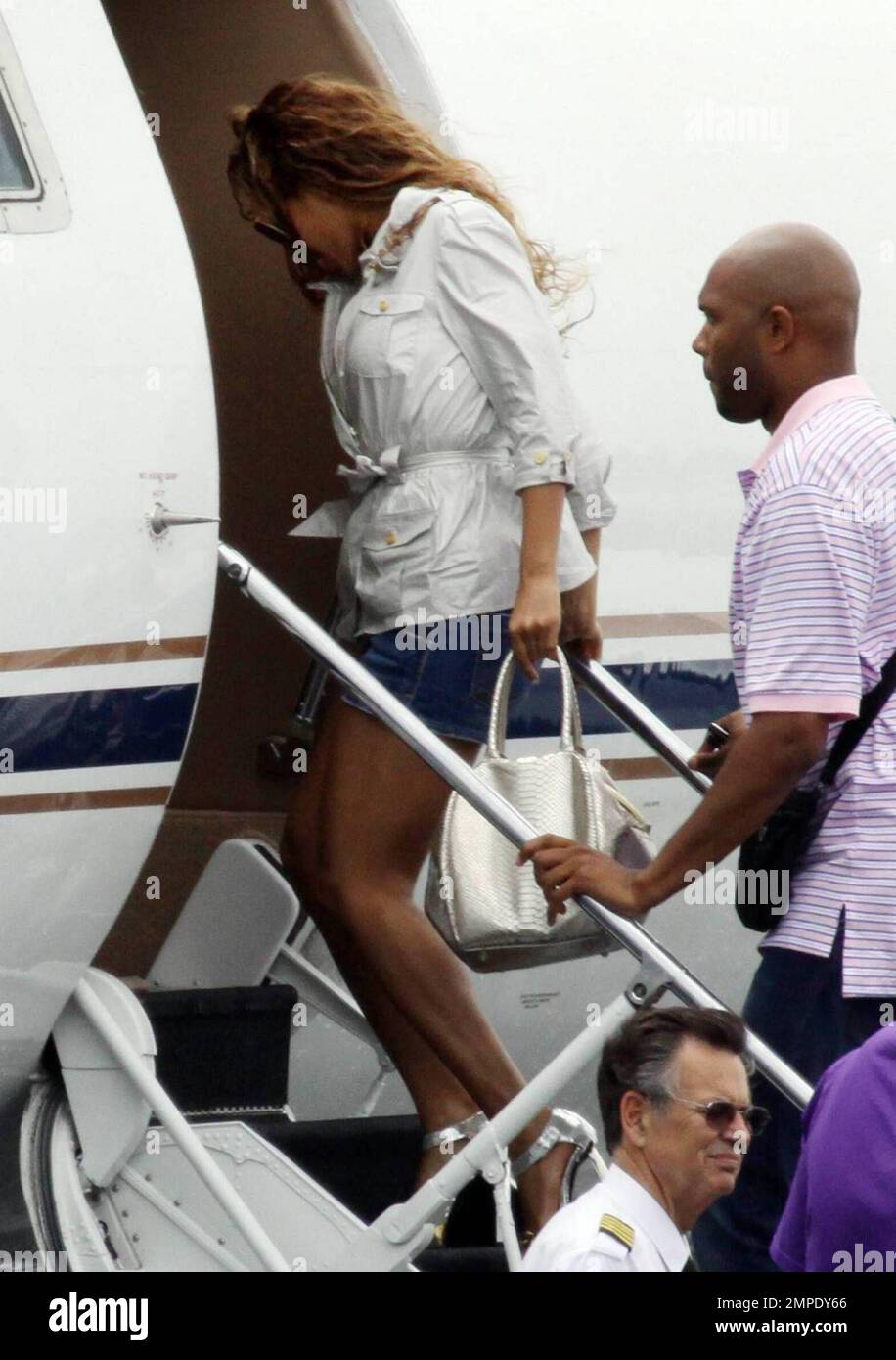 Beyonce silver hires stock photography and images Alamy