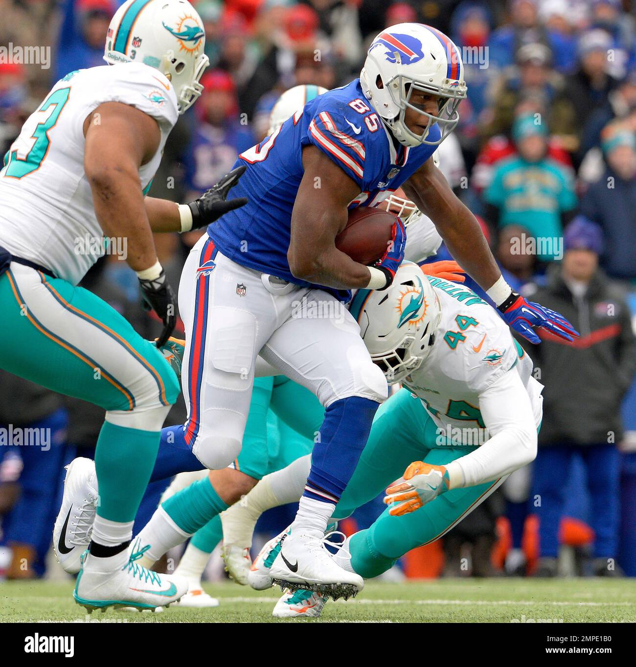 Buffalo Bills tight end Charles Clay (85) runs after a catch