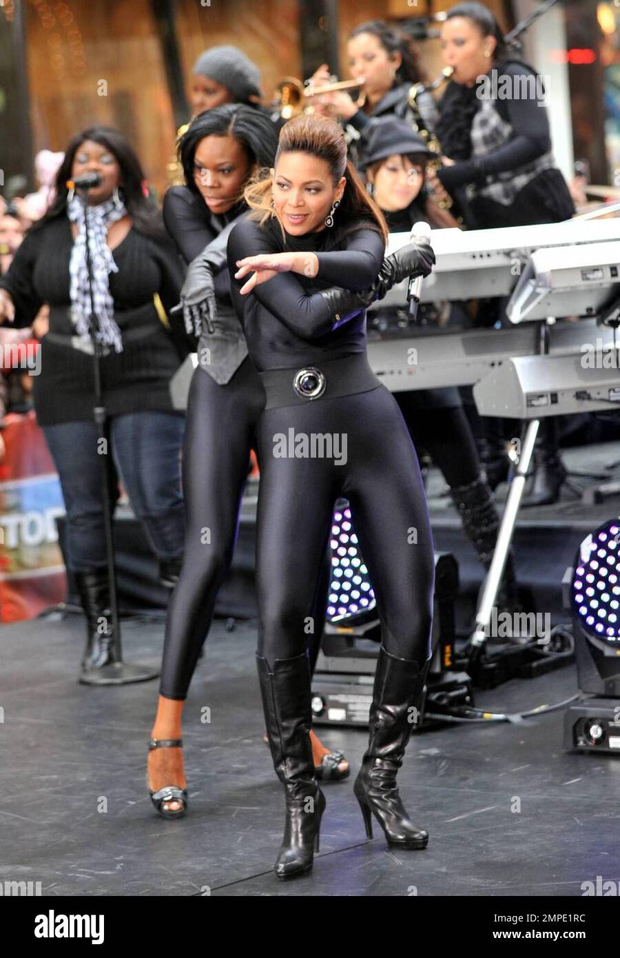 Beyonce performs live on NBC's