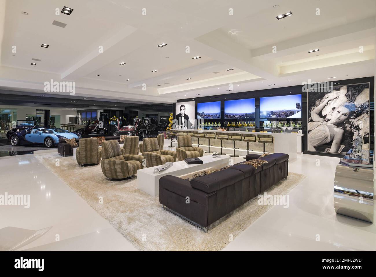 This is the incredible $85M dollar Beverly HIlls hillside estate with ...