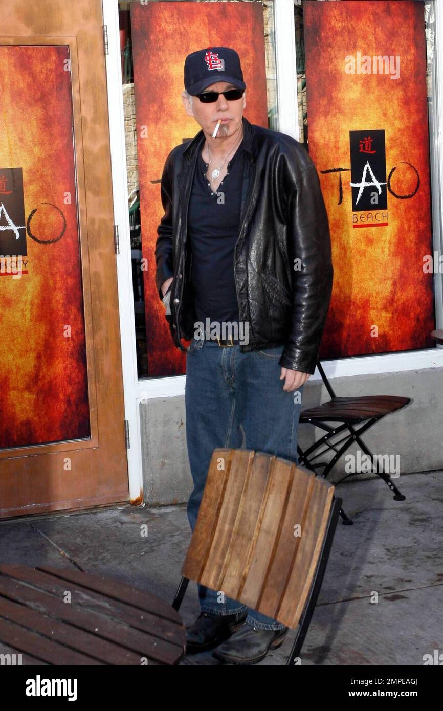 Billy bob thornton smoking on hi-res stock photography and images