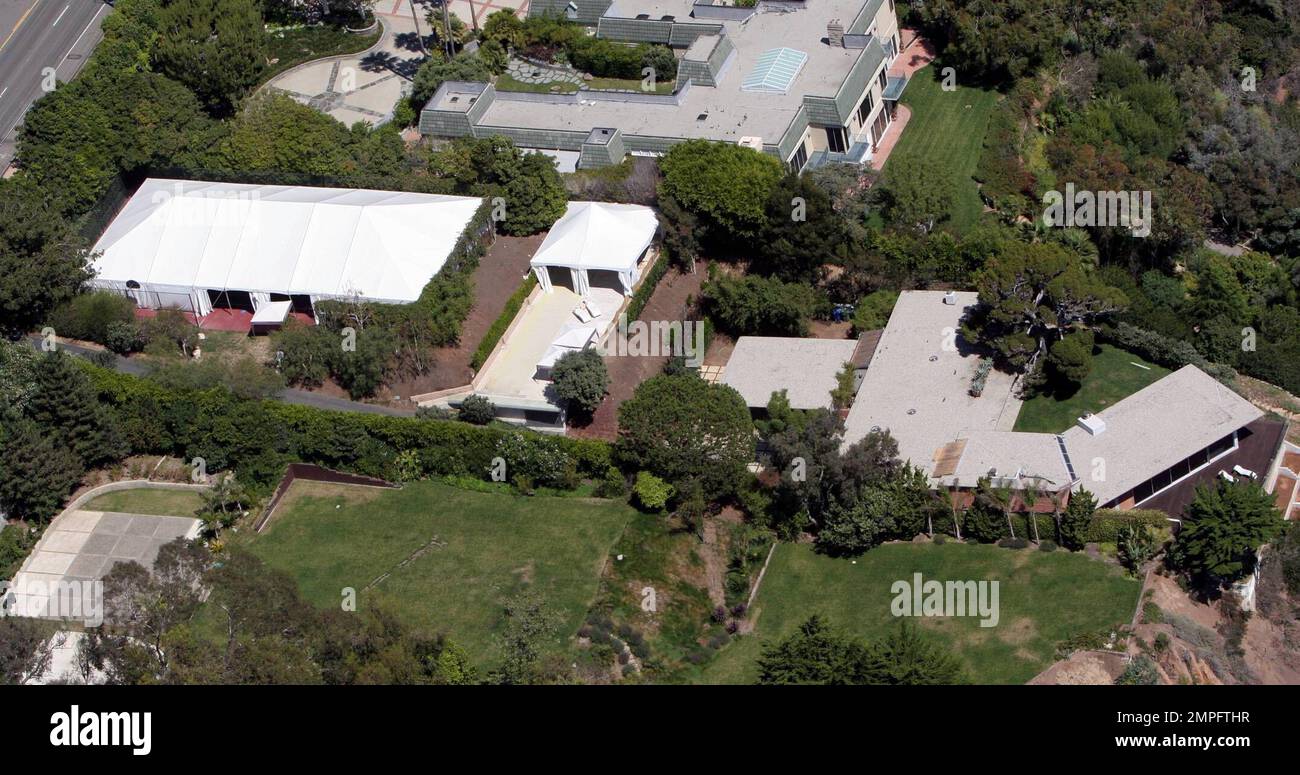 Exclusive!! Brad Pitt's Malibu mansion in California complete with sun