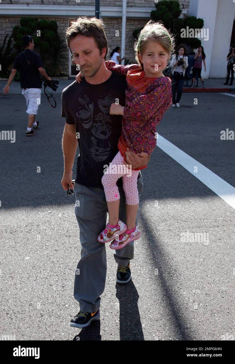 Actor Breckin Meyer and his adorable daughter Caitlin Willow spend some  quality time together in Beverly Hills, Ca. 6/2/09 Stock Photo - Alamy