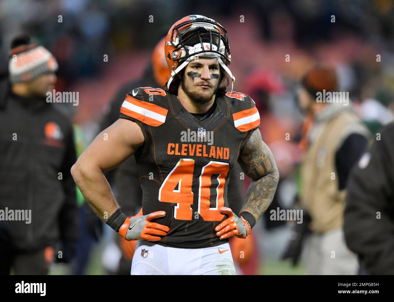 Cleveland Browns fullback Dan Vitale warms up before the football News  Photo - Getty Images