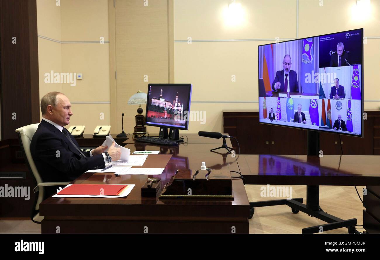 Novo-Ogaryovo, Russia. 27 October, 2022. Russian President Vladimir Putin holds a teleconference with permanent members of the Security Council, from the official residence of Novo-Ogaryovo, January 27, 2023 in Novo-Ogaryovo, Moscow Region, Russia.  Credit: Mikhail Klimentyev/Kremlin Pool/Alamy Live News Stock Photo