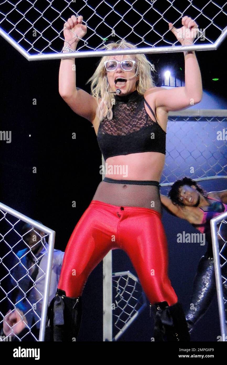 EXCLUSIVE!! Britney Spears perfoms live as part of the Circus tour at the  Staples Center in Los Angeles, CA. 9/23/09 Stock Photo - Alamy, image size:865x1390