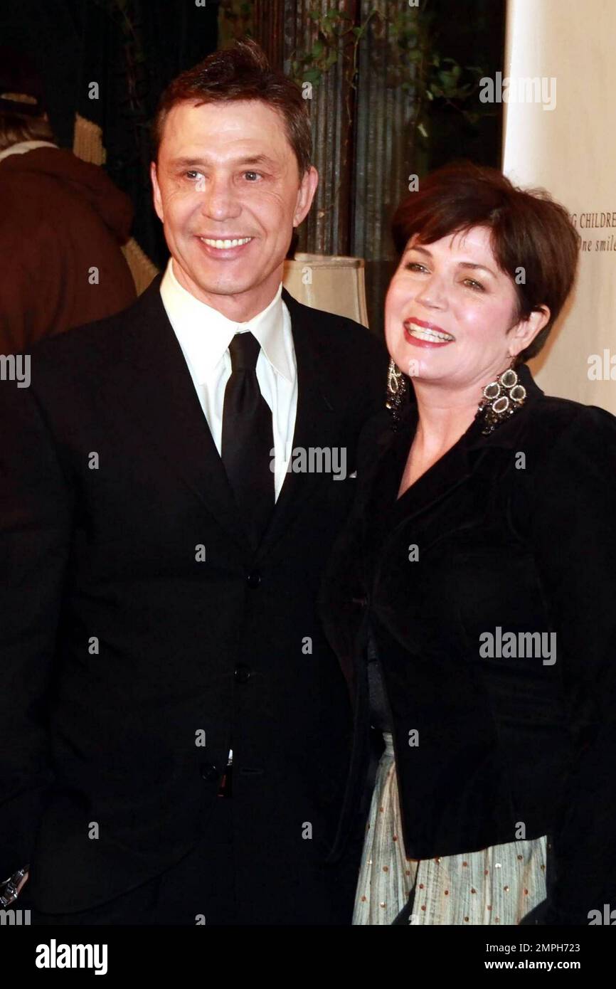 Richard Eden walks the post-Golden Globes red carpet at the Britti