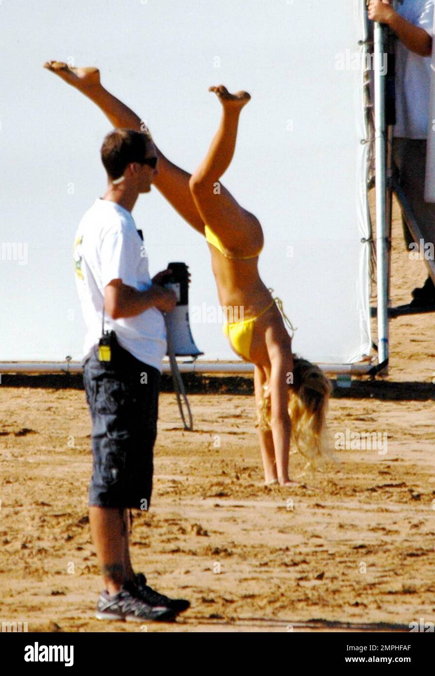 Just Go with It (2011) bikini catfight: Jennifer Aniston vs Brooklyn Decker