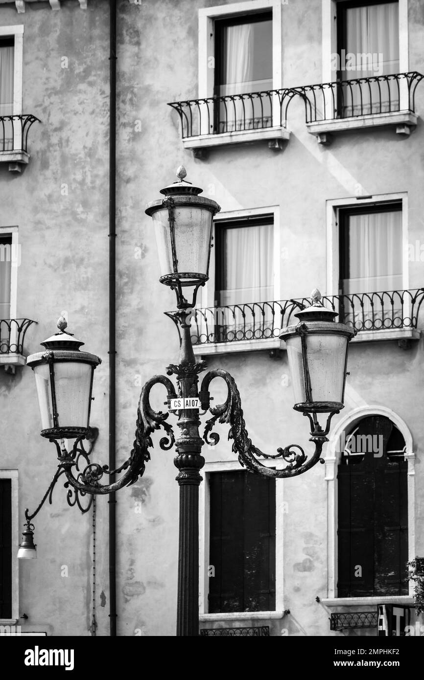 Ornate street lighting in the centre of Venice Stock Photo Alamy