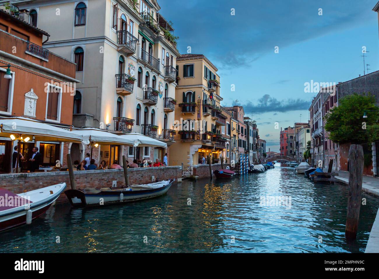 Venice pathways hi-res stock photography and images - Alamy