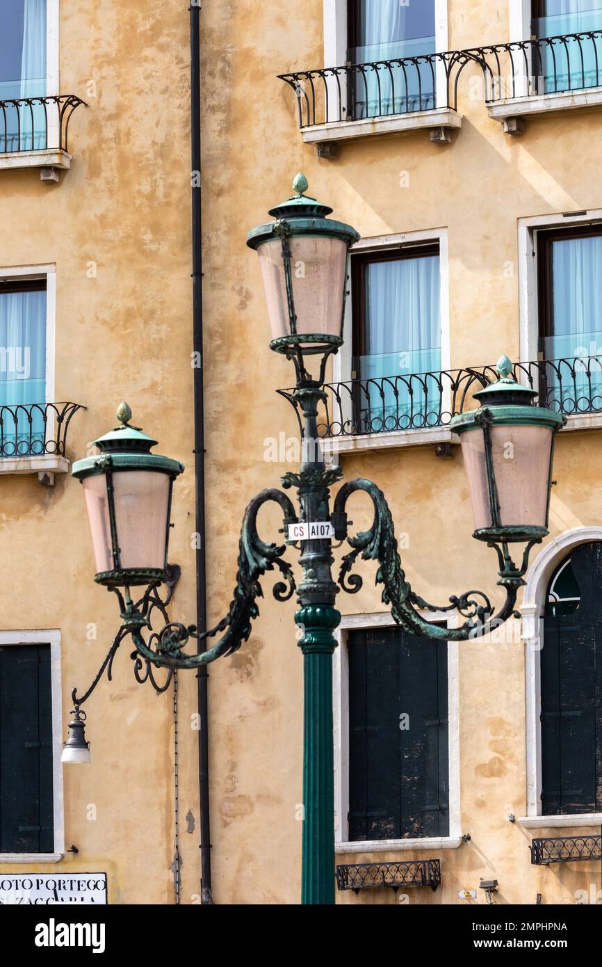 Ornate street lighting in the centre of Venice Stock Photo Alamy