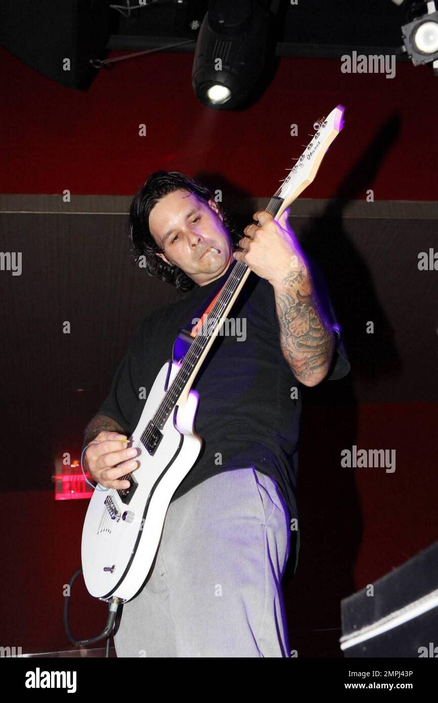 Exclusive!! Rob Patterson performs at Aura nightclub at the Cain Aura 2  Birthday Bash at Atlantis on Paradise Island in the Bahamas. 6/20/09 Stock  Photo - Alamy