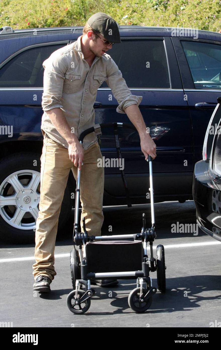 Cam Gigandet has a family lunch with girlfriend Dominique Geisendorff ...