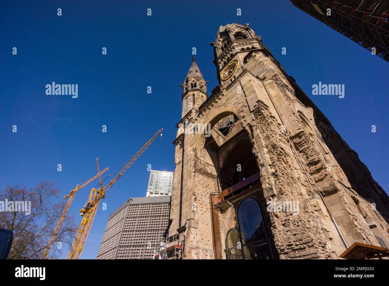 iglesia evangélica luterana Kaiser-Wilhelm-Gedächtniskirche, Kurfürstendamm ,Charlottenburgo, Berlin, Alemania, europe Stock Photo