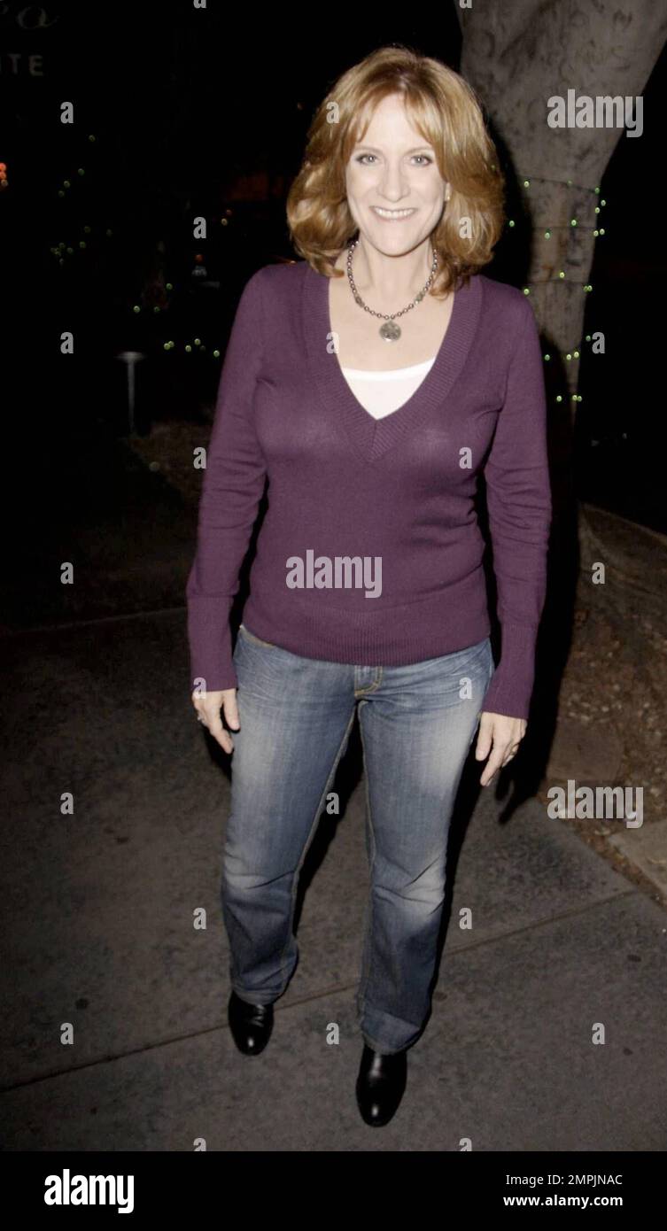 Exclusive!! Comedienne Carol Leifer leaves the restaurant Madeos after