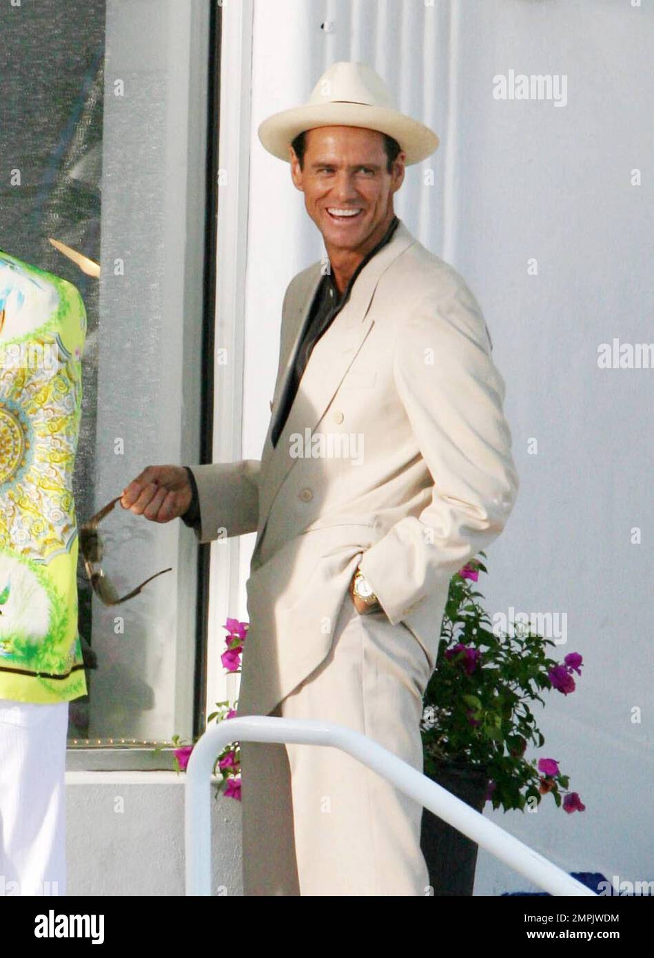 Jim Carrey films 'I Love You Phillip Morris' in the Art Deco District of  Ocean Drive on Miami Beach. The movie is the story of Steven Russel, a  married man and father
