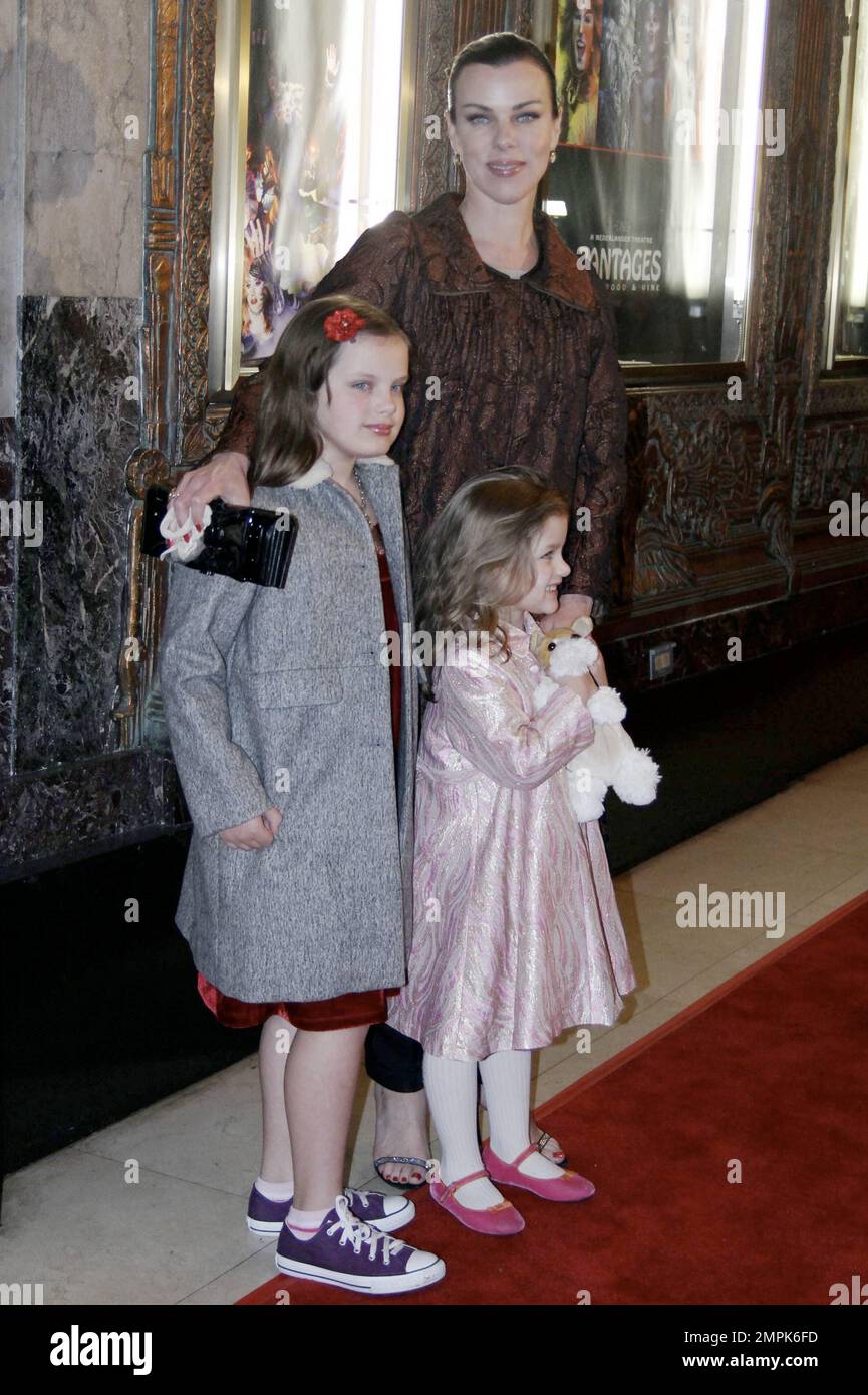 Debi Mazar arrives with her daughters Evelyn Maria and Giulia Isabel on(01)