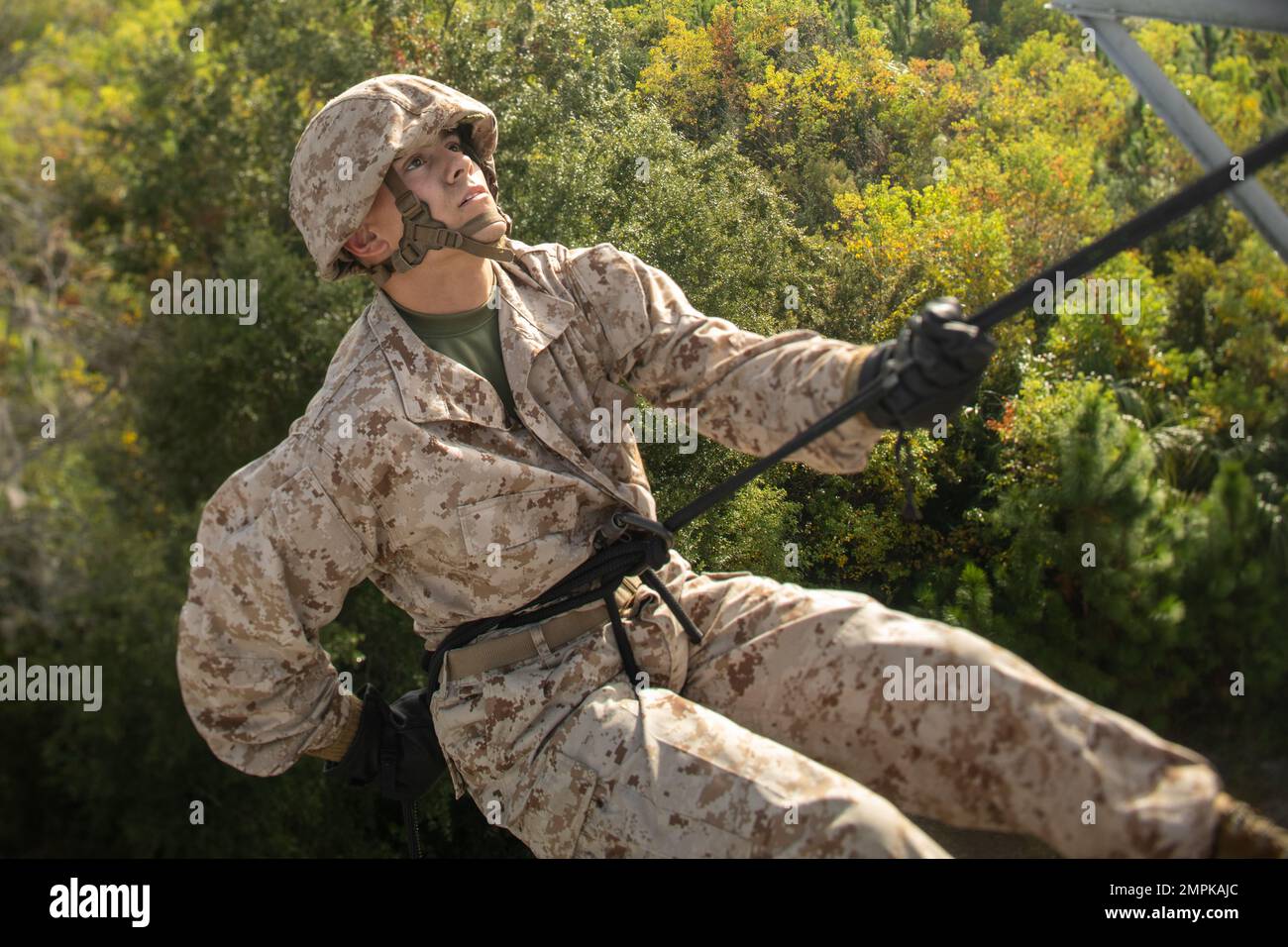 Recruits with Alpha Company, 1st Recruit Training Battalion, learn and ...