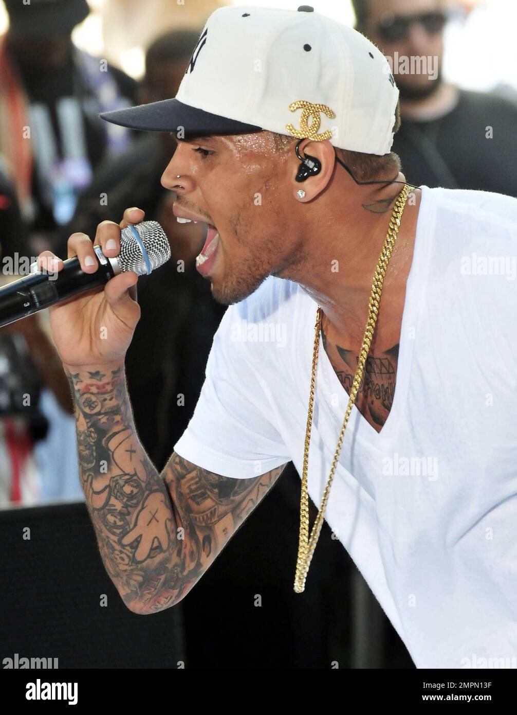 Chris Brown Perform Control