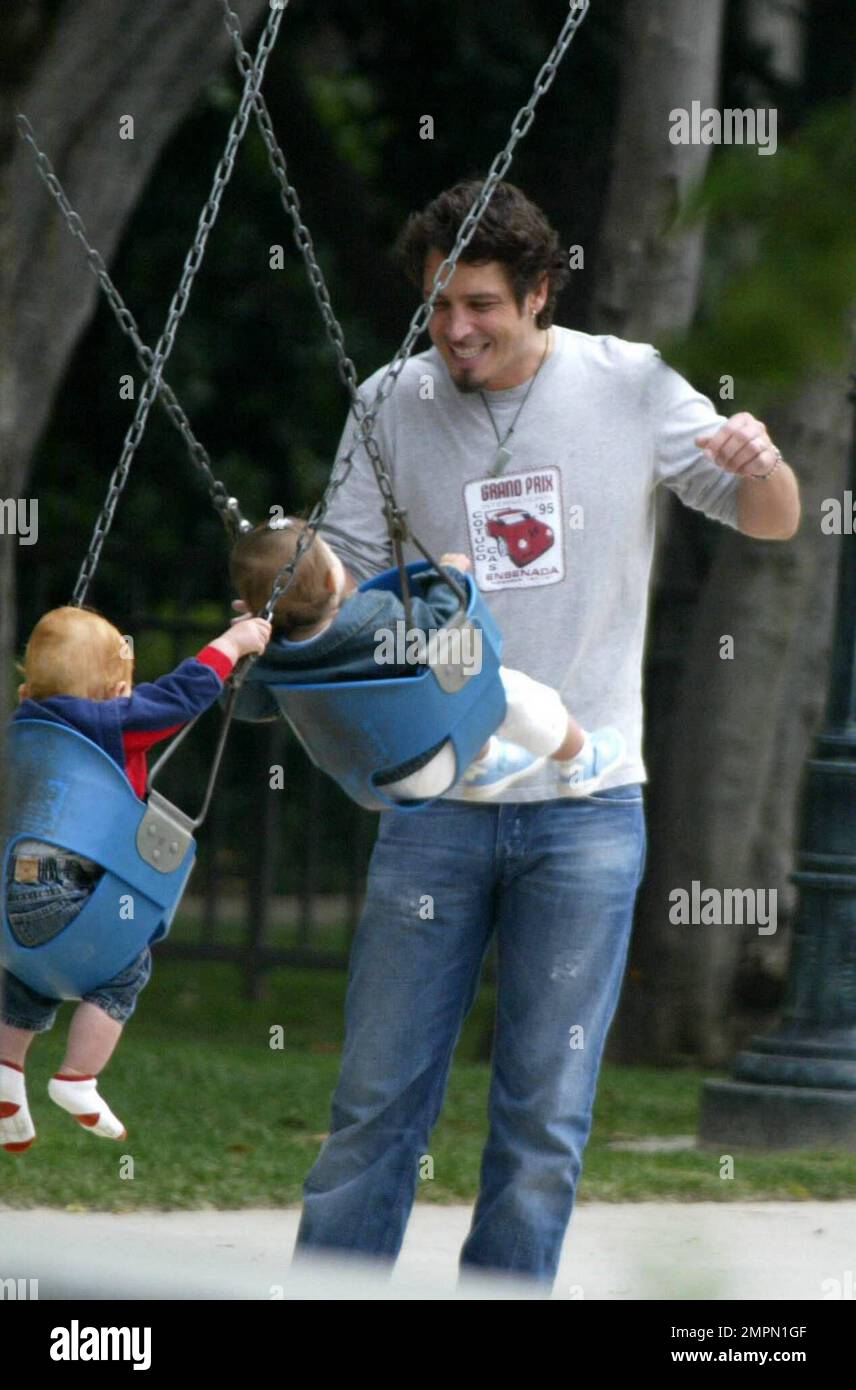 Exclusive!! Chris Cornell is spotted with his daughter Toni in a Los