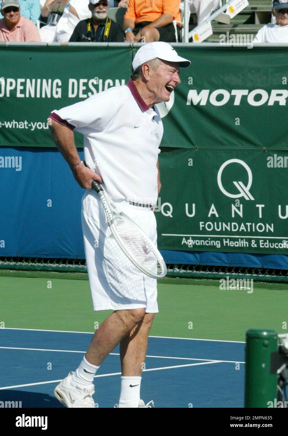 Chris Evert/Raymond James Pro-Celebrity Tennis Classic Day 3 attended by former President George Bush Sr, Gavin Rossdale, Anna Kournikova, Lindsay Davenport, Joe Torre and Chevy Chase. Delray Beach, Florida. 11/05/06 Stock Photo