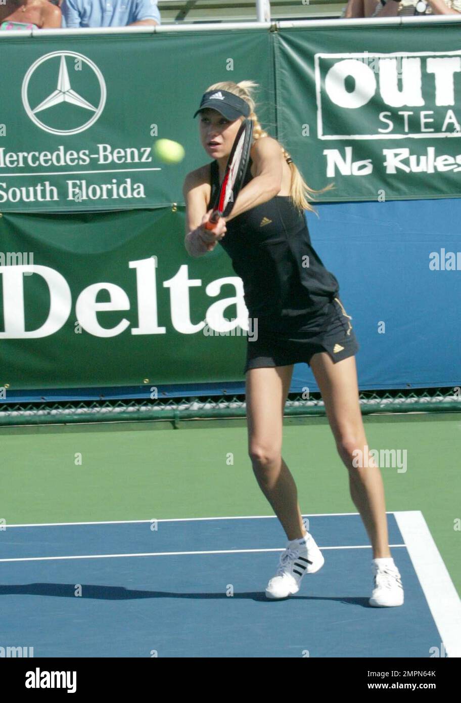 Chris Evert/Raymond James Pro-Celebrity Tennis Classic Day 3 attended by former President George Bush Sr, Gavin Rossdale, Anna Kournikova, Lindsay Davenport, Joe Torre and Chevy Chase. Delray Beach, Florida. 11/05/06 Stock Photo