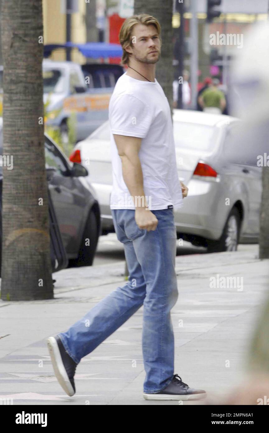 Chris hemsworth sale nudie jeans