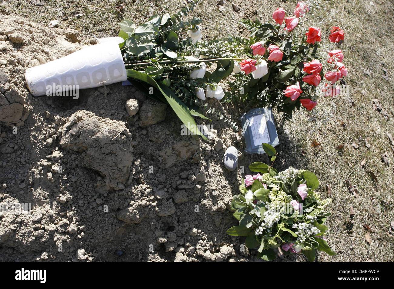 EXCLUSIVE!! Corey Haim's gravesite at Pardes Shalom Cemetery, adorned