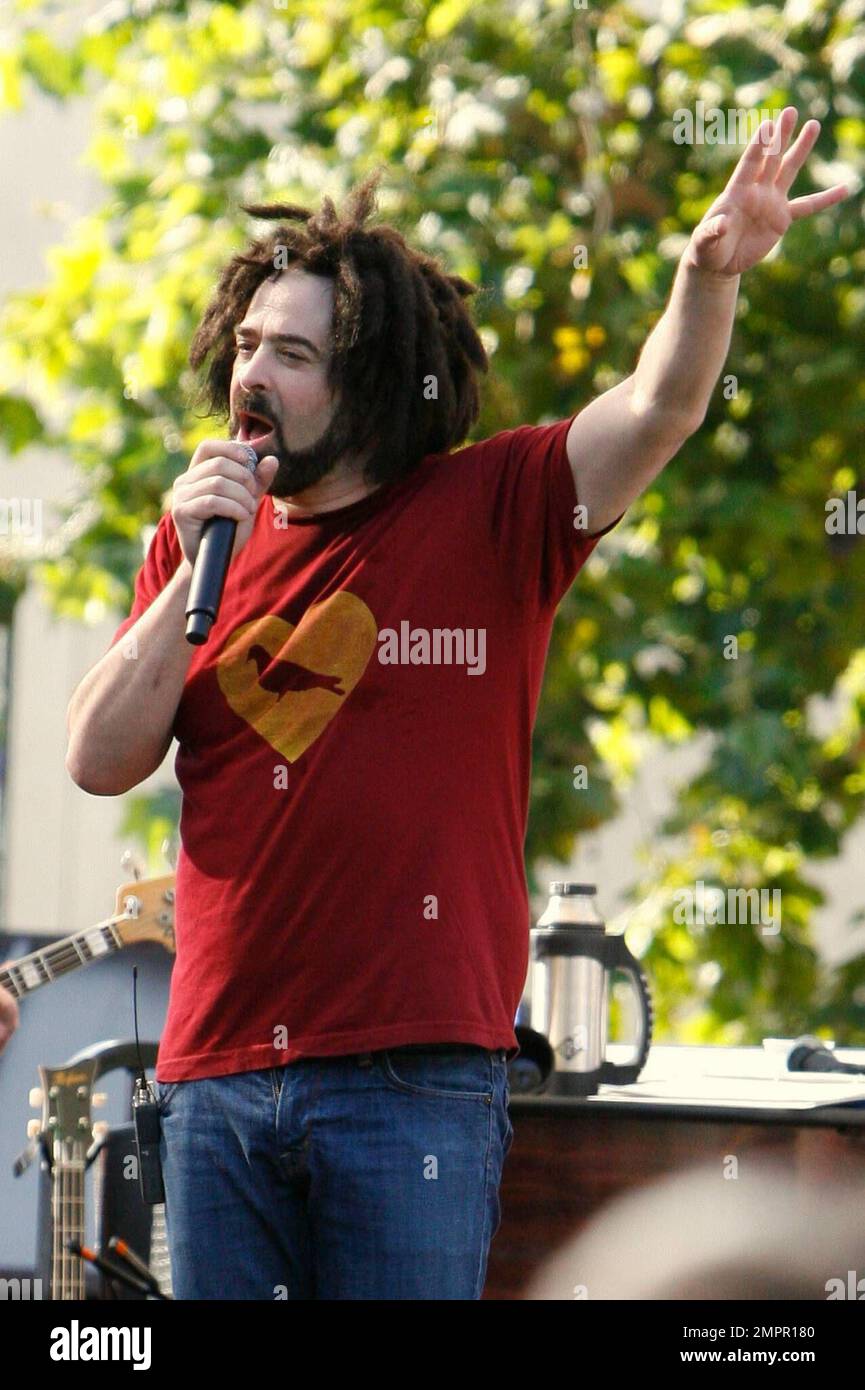 Counting Crows perform Live in front of the Apple Store at the Grove ...